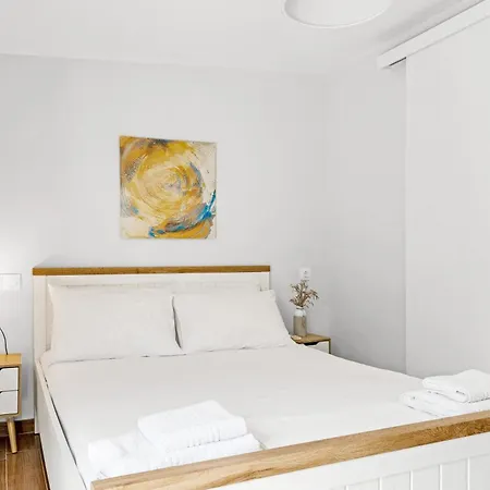 Blue Queen Oceanida Apartment *